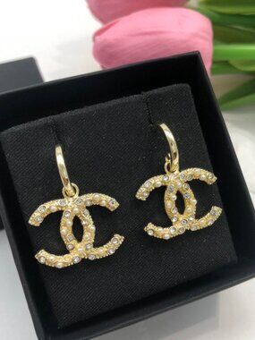 Chanel pearl earrings